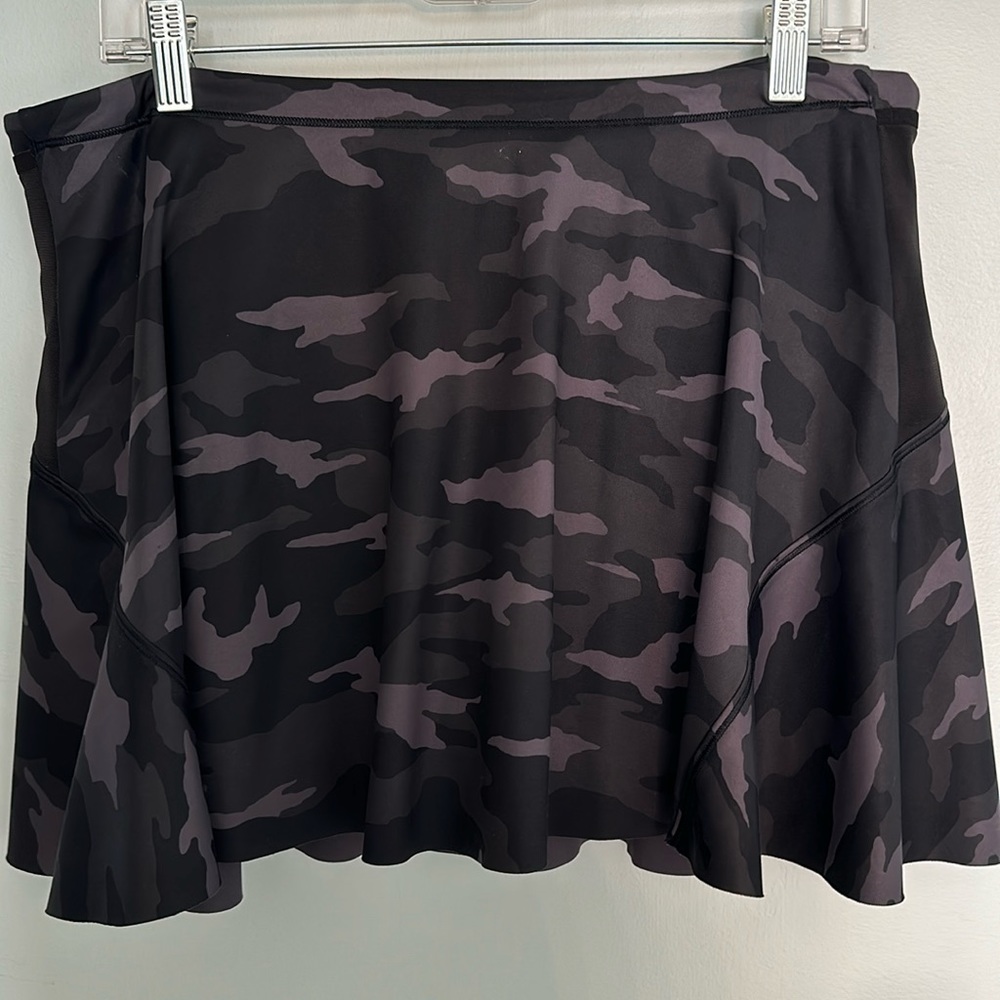 Athleta black camo tennis skort